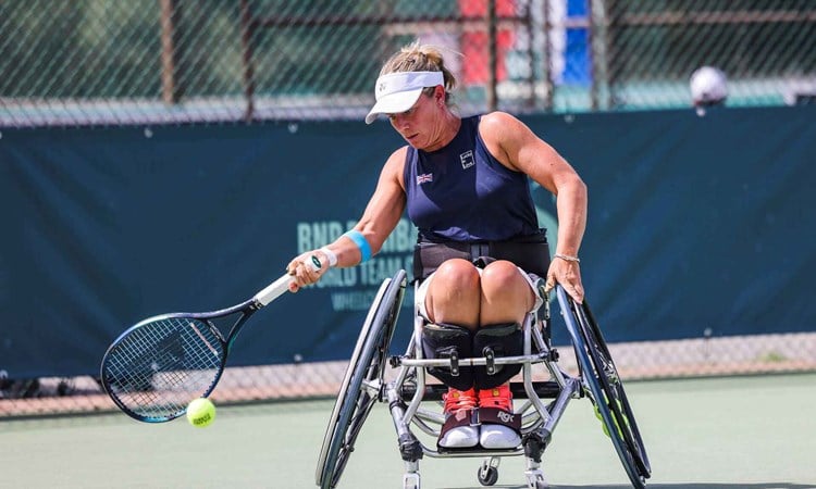 Lucy Shuker hitting a forehand at the World Team Cup