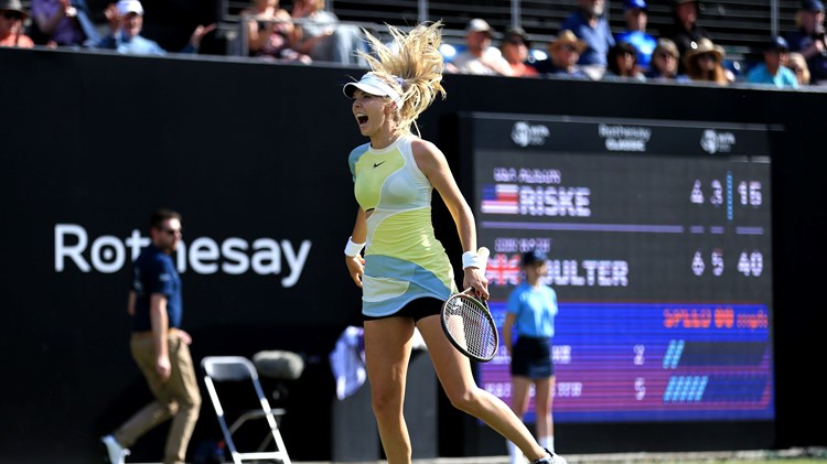 Katie Boulter celebrating after winning match point in her first round clash against Alison Riske at the 2022 Rothesay Classic