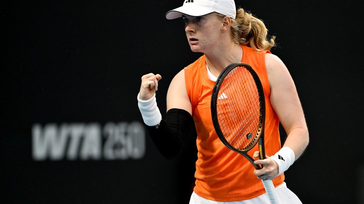 Francesca Jones clinches first top 15 win over Emma Navarro at ASB Classic