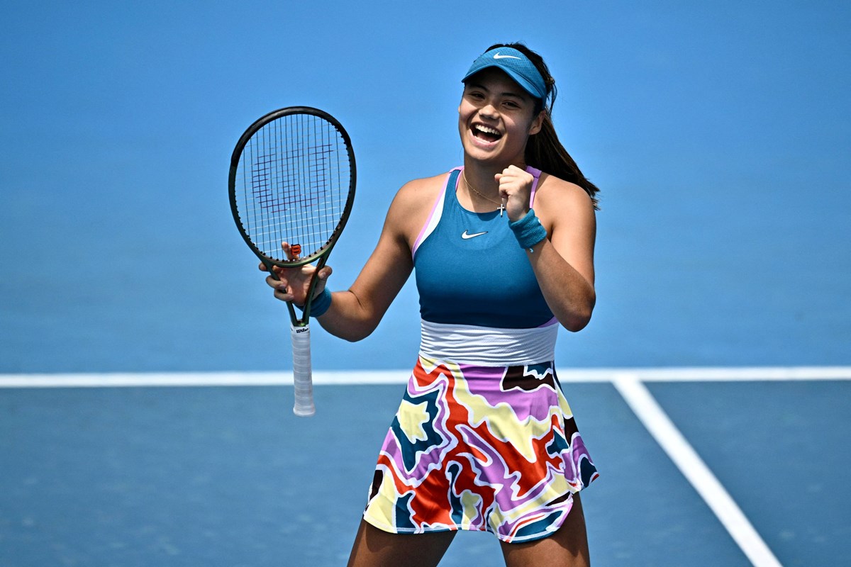 2023-EmmaRaducanu-Australian-Open-R1-celebration.jpg