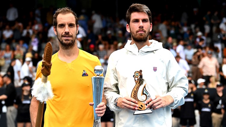 Cam Norrie and Richard Gasquest with trophies at ATP 250 Auckland