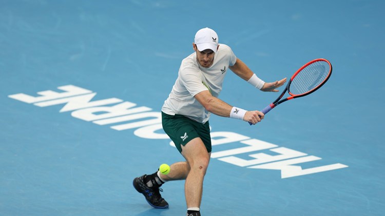 Andy Murray hits a backhand slice in the third round of the Australian Open