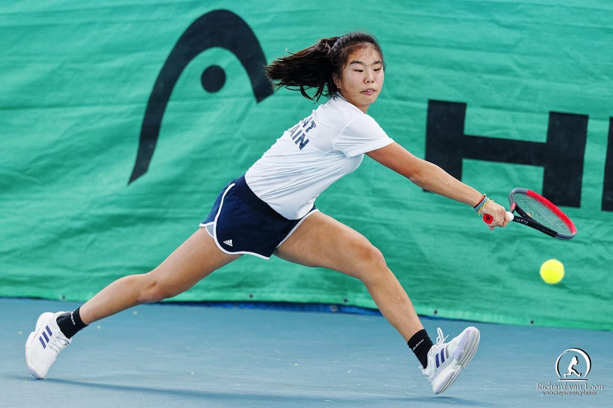 Junior Welsh tennis player Mimi Xu