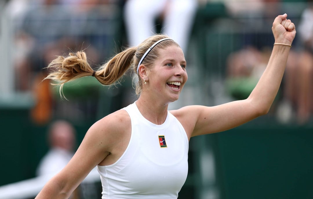 Hannah Klugman celebrates winning a point against Leylah Fernandez at Wimbledon