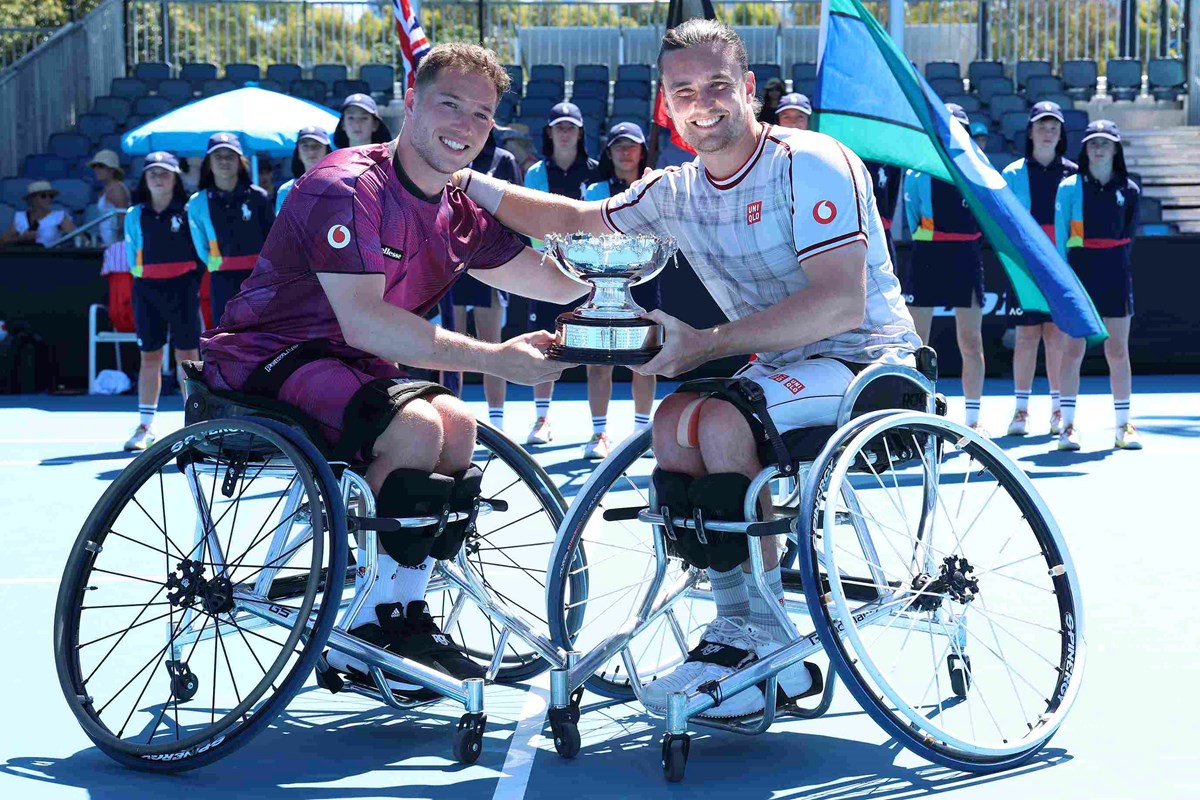 2023-Alfie-Hewett-Gordon-Reid-Aus-Open-Trophy.jpg