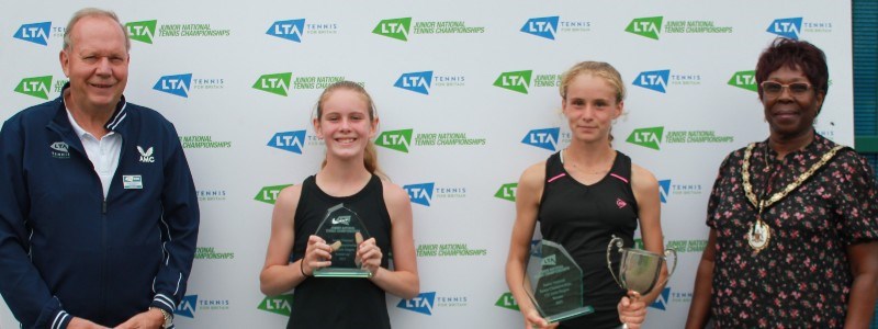 Hollie Smart (right) Edie Griffiths (Left) 800x300.jpg