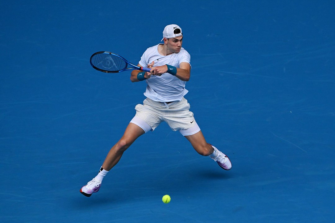 Jack Draper hitting a forehand at the 2023 Australian Open