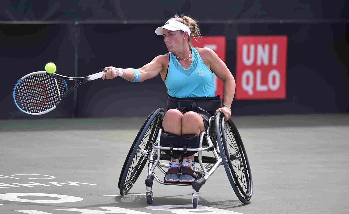 Lucy Shuker forehand