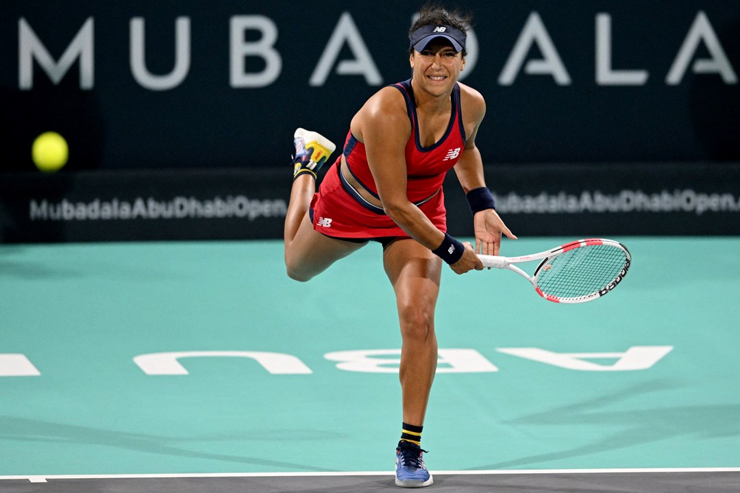 Heather Watson serving at the WTA 500 Abu Dhabi