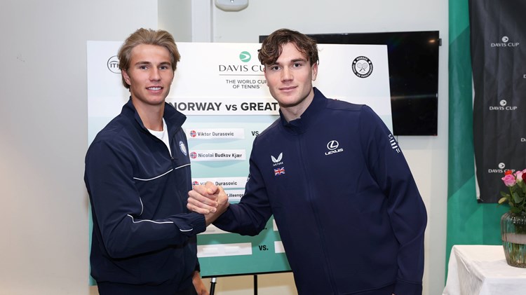 Nicolai Budkov Kjaer and Jack Draper shake hands ahead of GB vs Norway in Davis Cup
