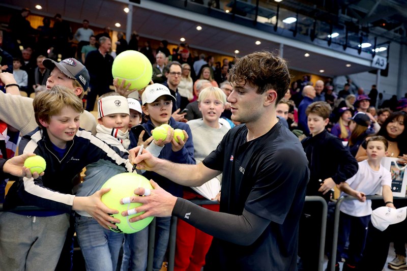Jack Draper signing autographs after his win at the Davis Cup Qualifiers in Norway