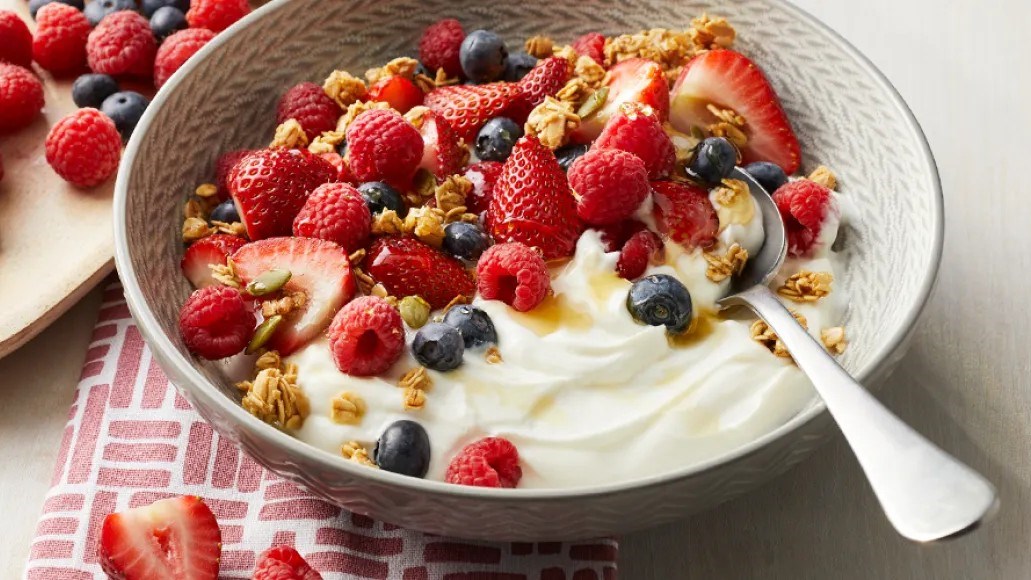Mixed-berry-bowl-FAGE.jpg