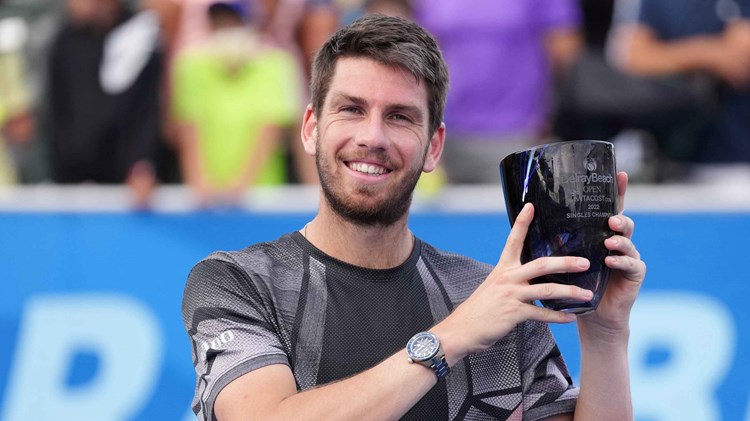 Cam Norrie lifting the 2022 Delray Beach Open title