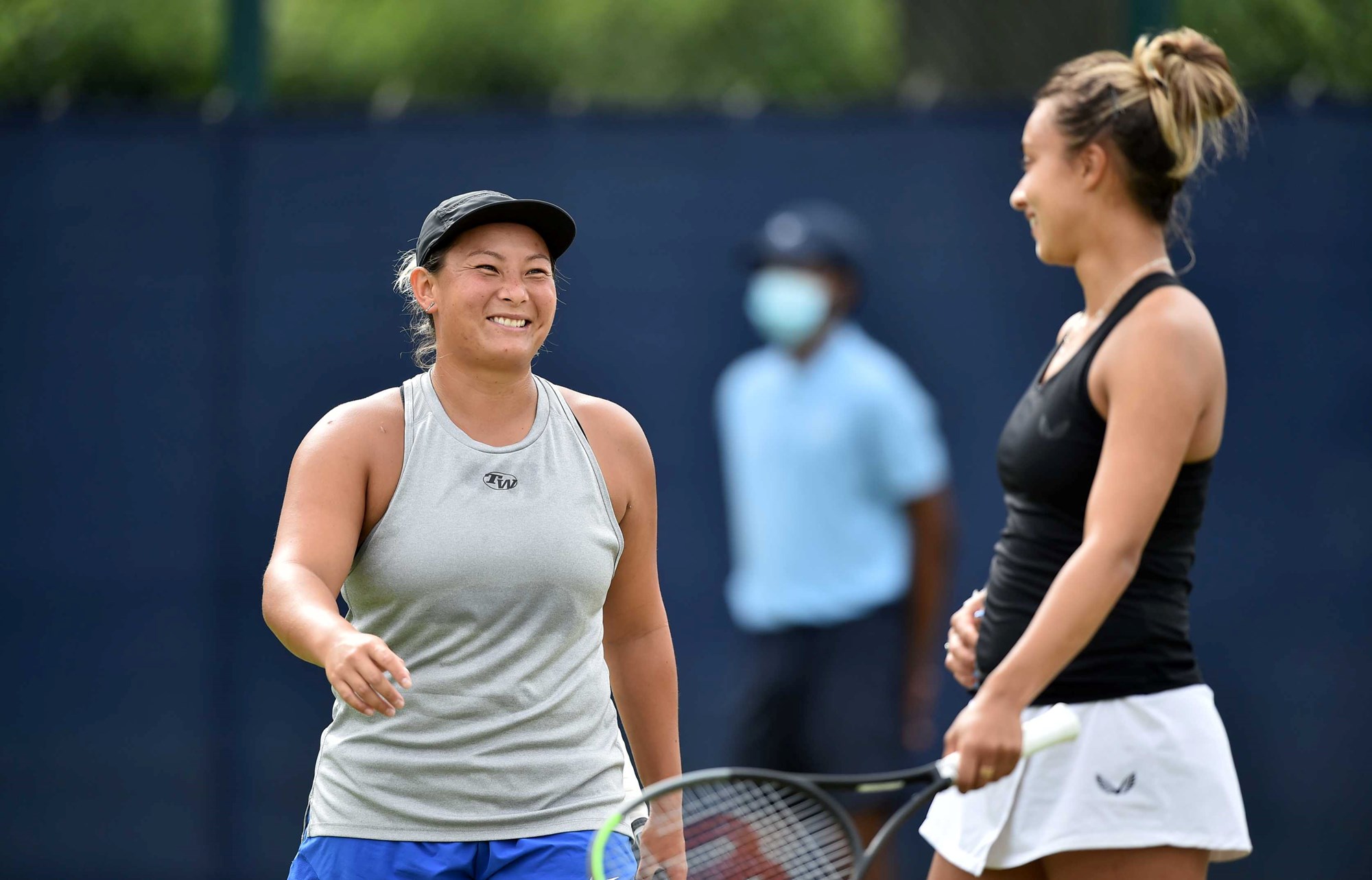 Tara Moore smiling with Eden Silva at the Nottingham Open in 2021