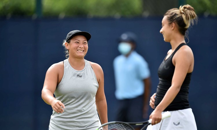 Tara Moore smiling with Eden Silva at the Nottingham Open in 2021