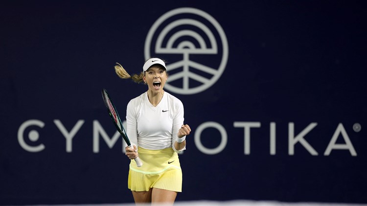 Katie Boulter celebrates winning the San Diego Open title