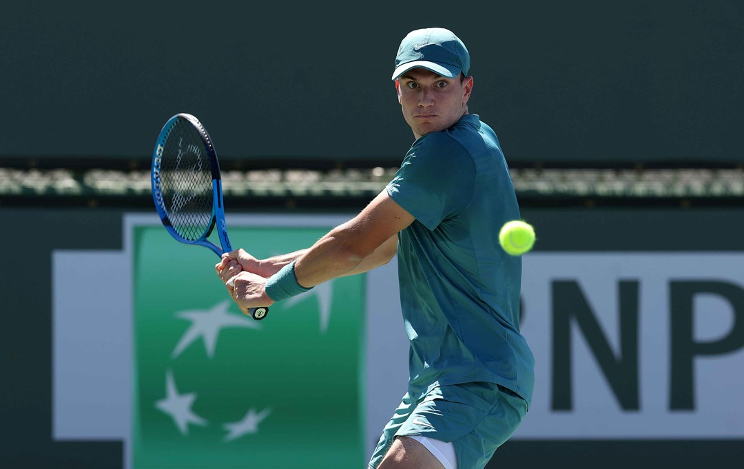 Jack Draper hitting a backhand shot at Indian Wells