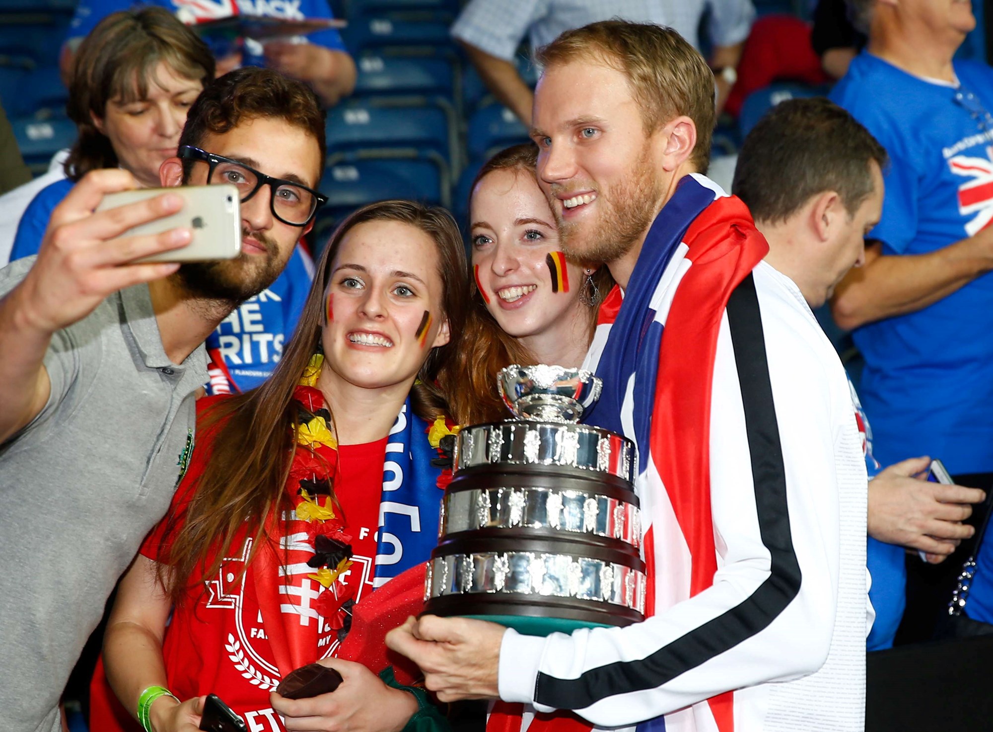 Dom Inglot celebrating with fans at the 2015 Davis Cup finals