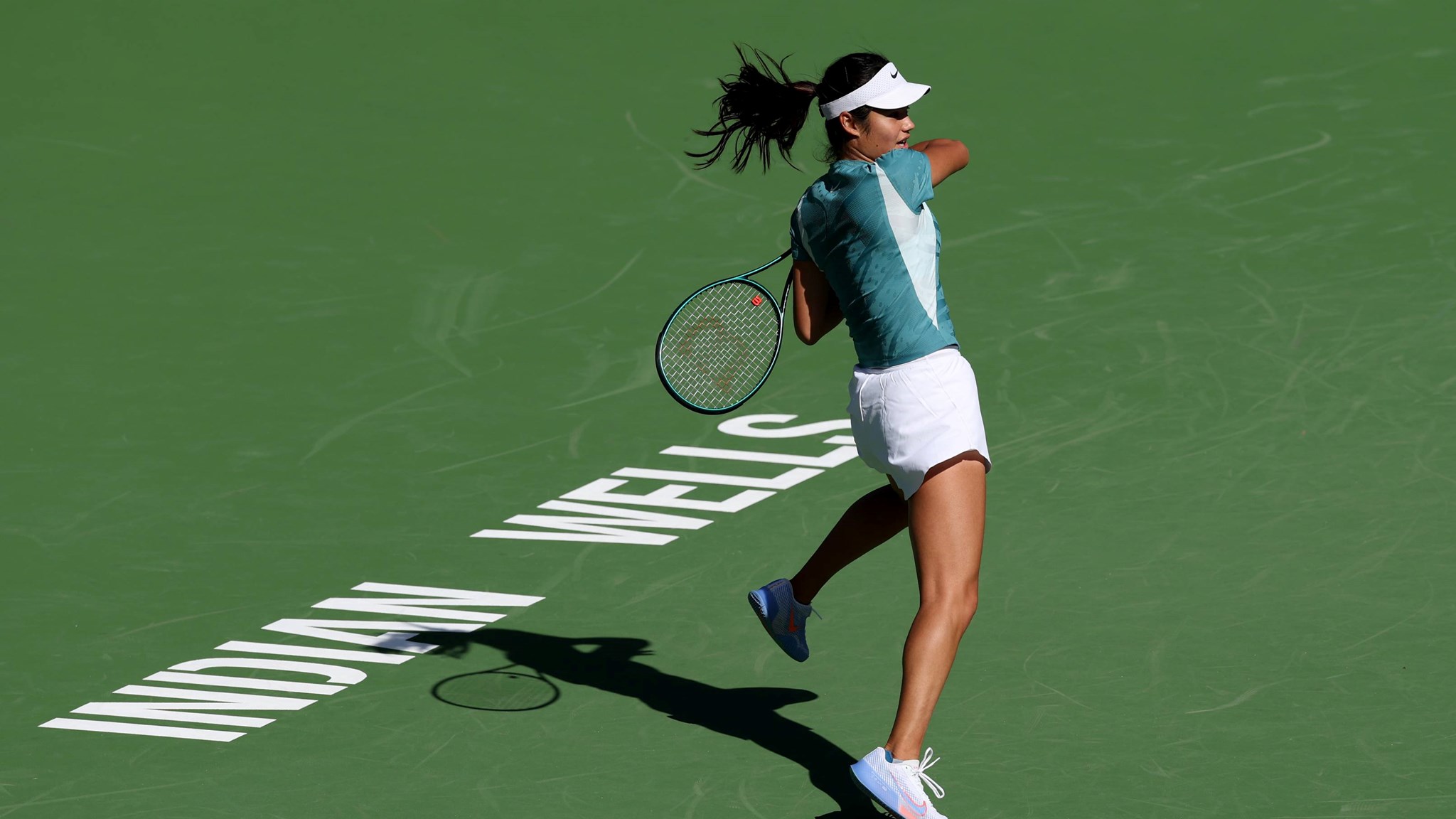 Emma Raducanu hitting a forehand in training at Indian Wells