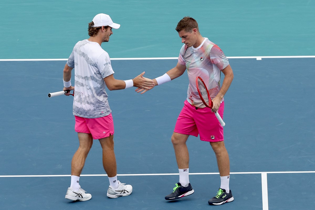 2022-Skupski-Koolhof-Miami-Open-high-five.jpg