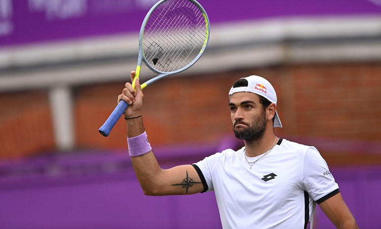 Matteo Berrettini thanking the fans at the 2021 cinch Championships