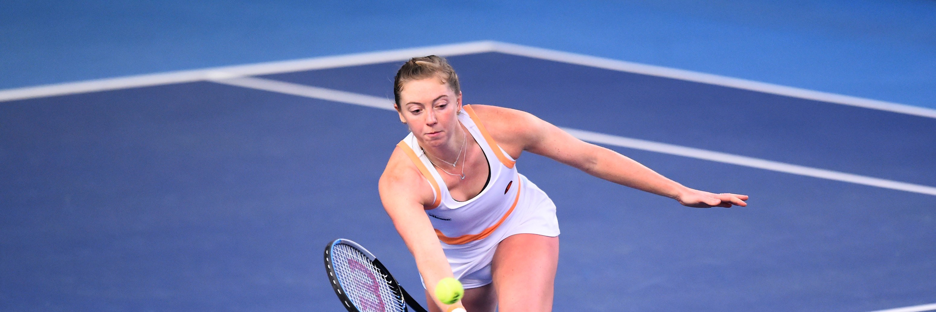 Alicia Barnett hitting a volley at the Battle of the Brits in 2020