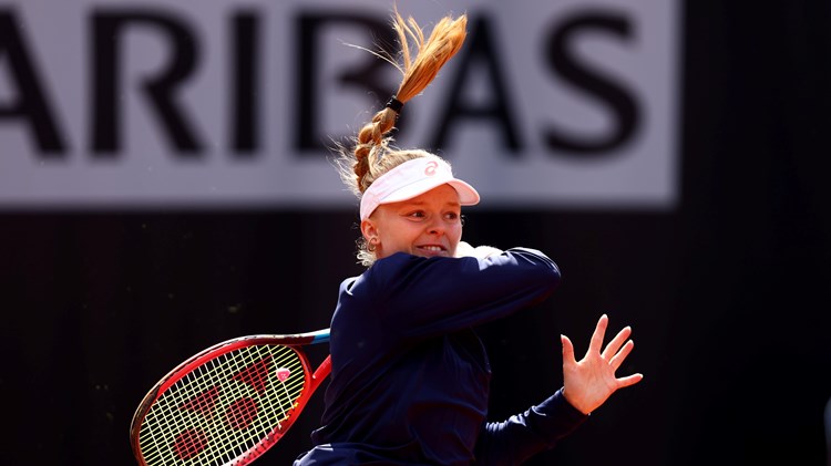 Harriet Dart in action at the Billie Jean King Cup 2022 qualifying tie between Great Britain and the Czech Republic