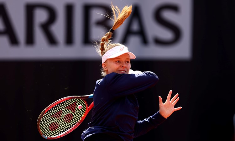 Harriet Dart in action at the Billie Jean King Cup 2022 qualifying tie between Great Britain and the Czech Republic