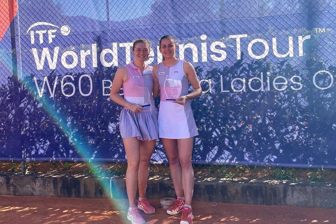 Alicia Barnett and Olivia Nicholls with the W60 Bellinzona trophy