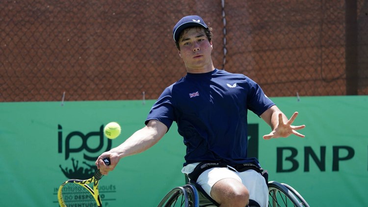 Dahnon Ward hitting a forehand at the World Team Cup