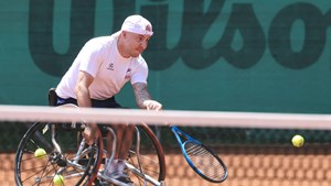 Andy Lapthorne reaches for a forehand for Great Britain at the 2025 World Team Cup