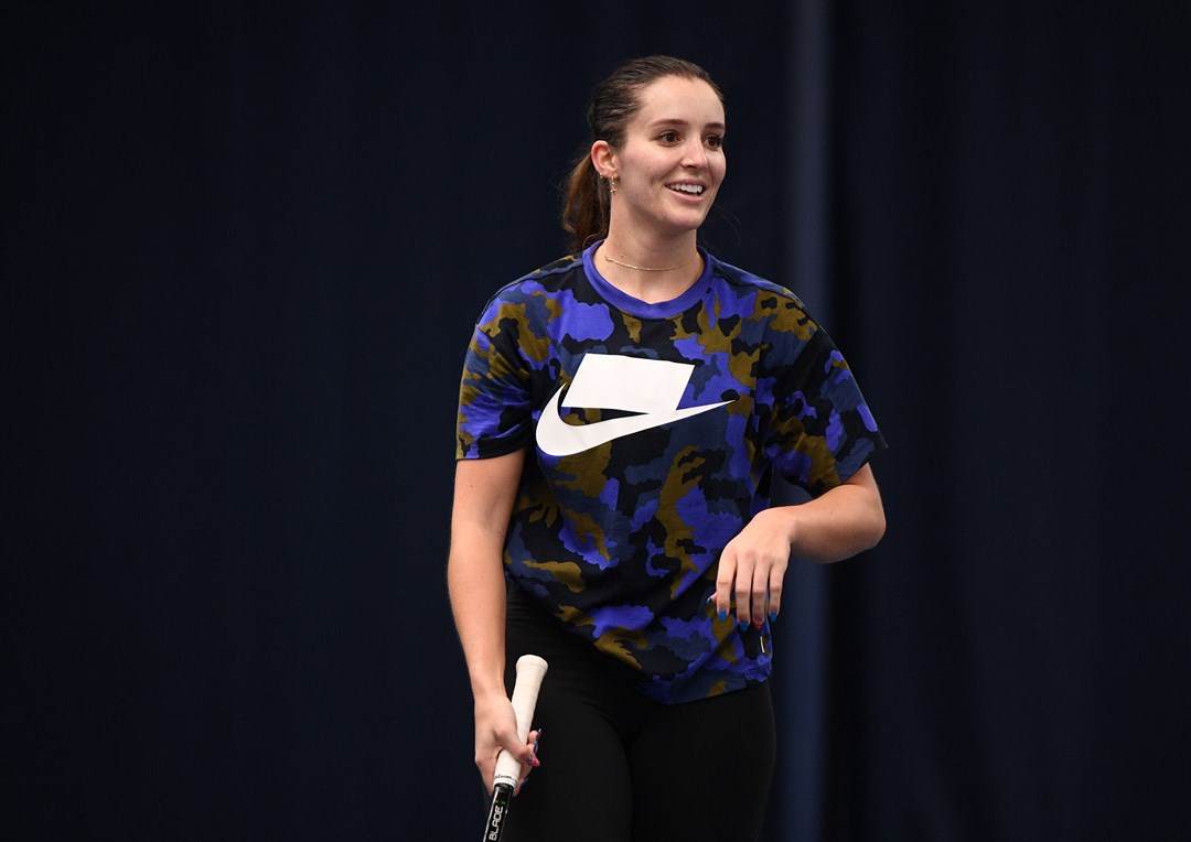 Laura Robson smiling on court