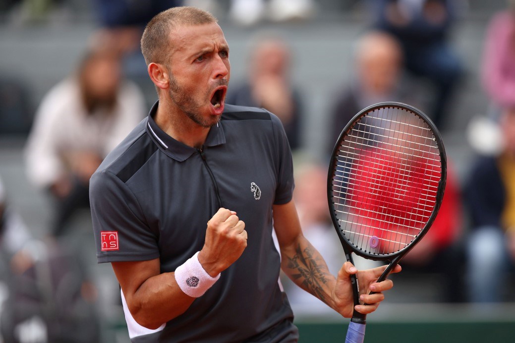 2022-Dan Evans-French-Open-R1.jpg