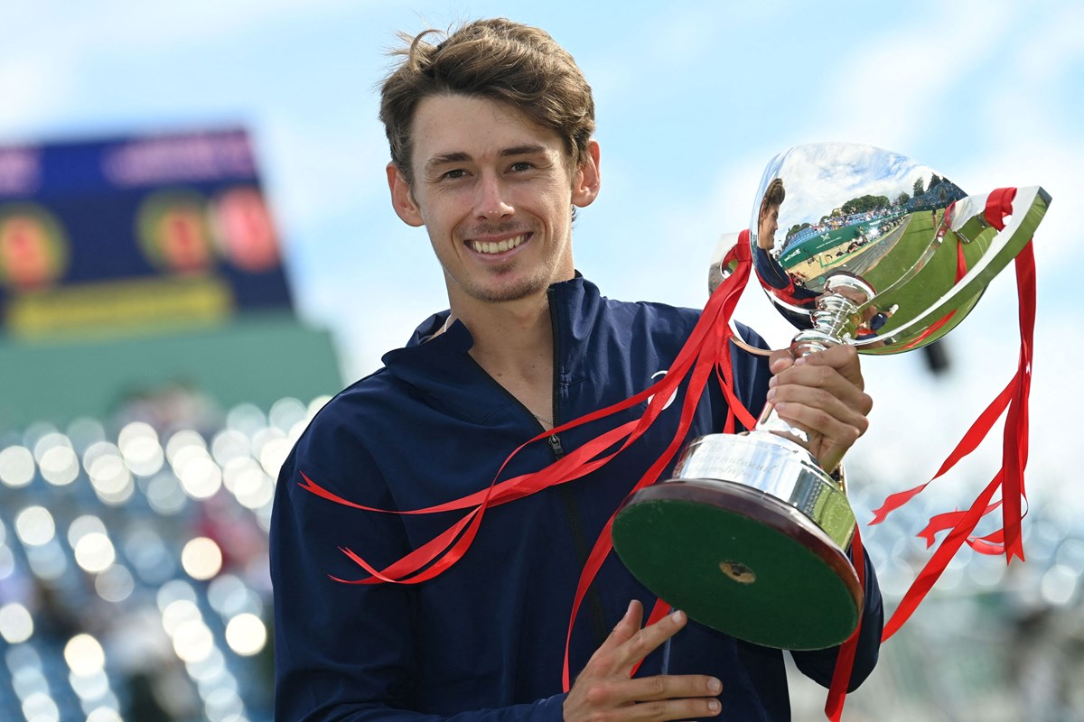 2021-Alex-de-Minaur-Eastbourne.jpg