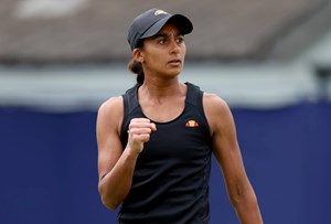 Naiktha Bains gives a fist pump at the Lexus Surbiton Trophy