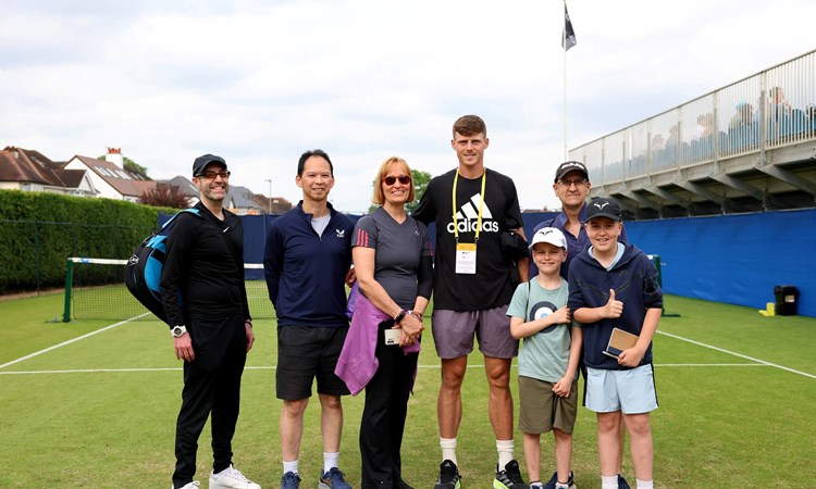 Billy Harris meets local park tennis players at the Lexus Surbiton Trophy