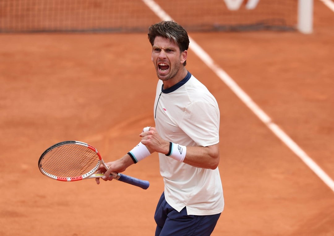 Cam Norrie celebrates beating Daniil Medvedev at Roland Garros 2025