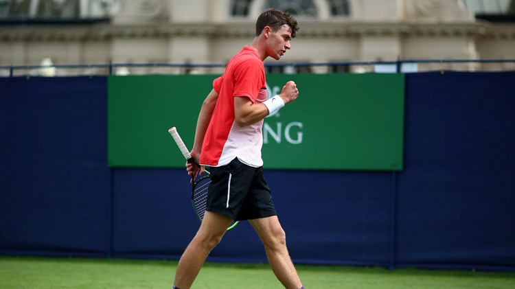Alastair Gray celebrates winning a point at the Eastbourne International 2021