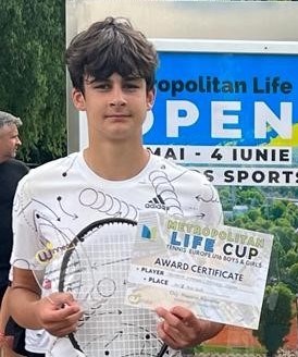 Alex wins doubles title in Romania