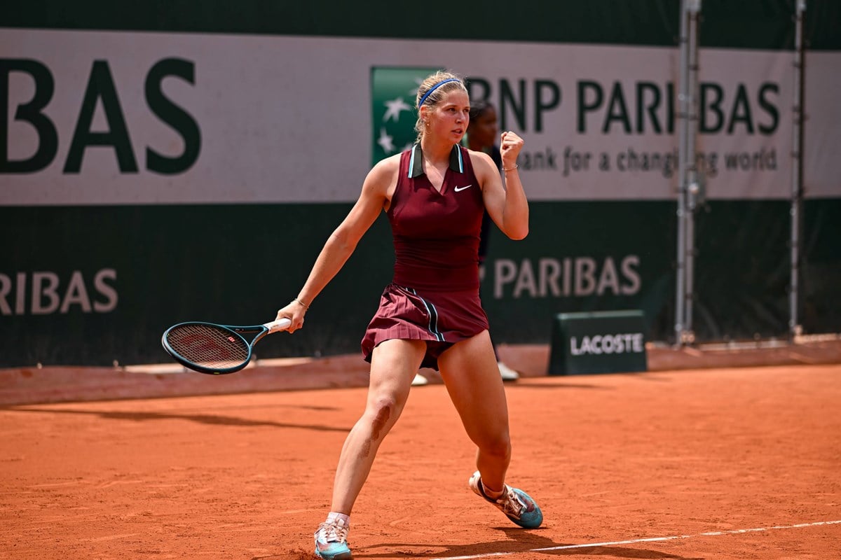 2025-Hannah-Klugman-Roland-Garros-SF-action.jpg