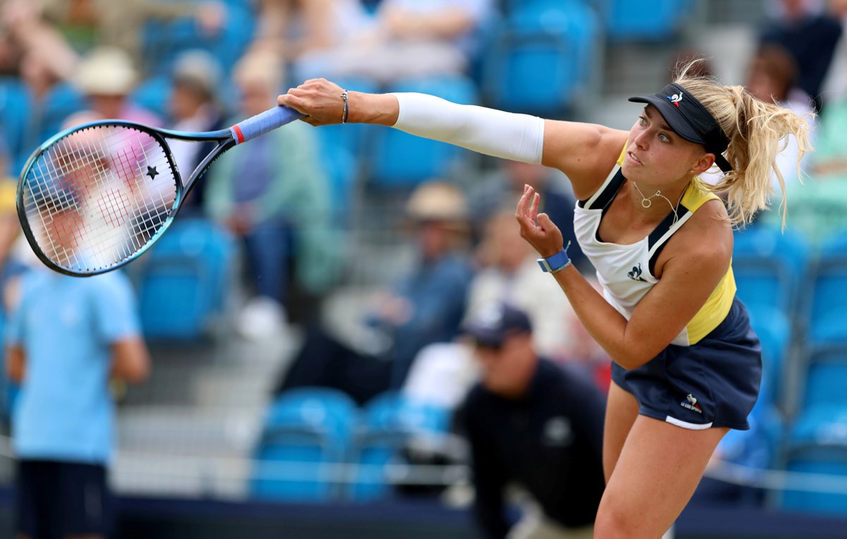 2024-Emily-Appleton-Lexus-Surbiton-Trophy-serve.jpg