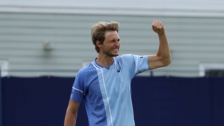 Leandro Riedi wins at Lexus Surbiton Trophy