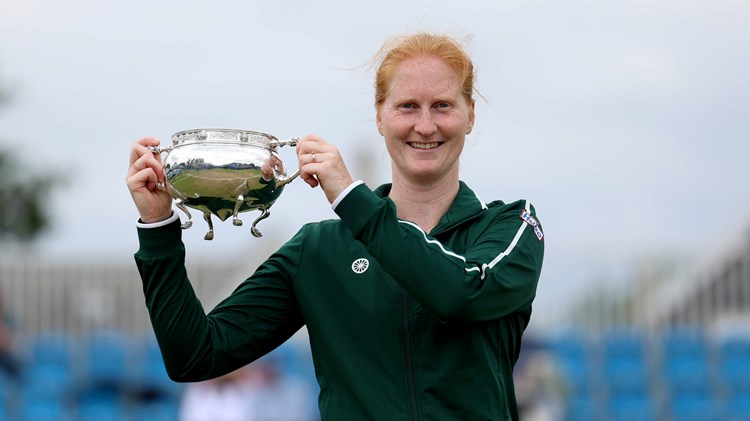Alison van Uytvanck holding the 2024 Lexus Surbiton Trophy title