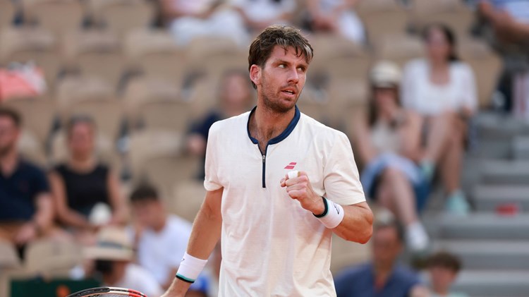 Cam Norrie gives a fist pump in his third round victory over Jacob Fearnley at Roland Garros