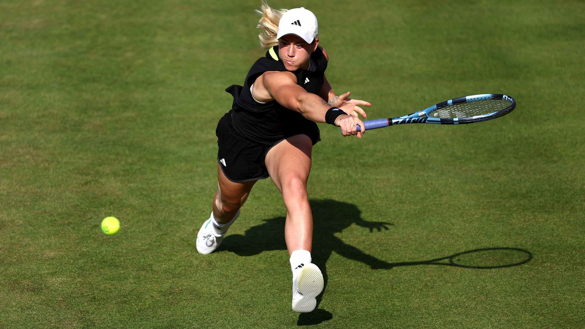 HSBC Championships 2025: Sonay Kartal bows out to Amanda Anisimova while second seed Madison Keys cruises to victory