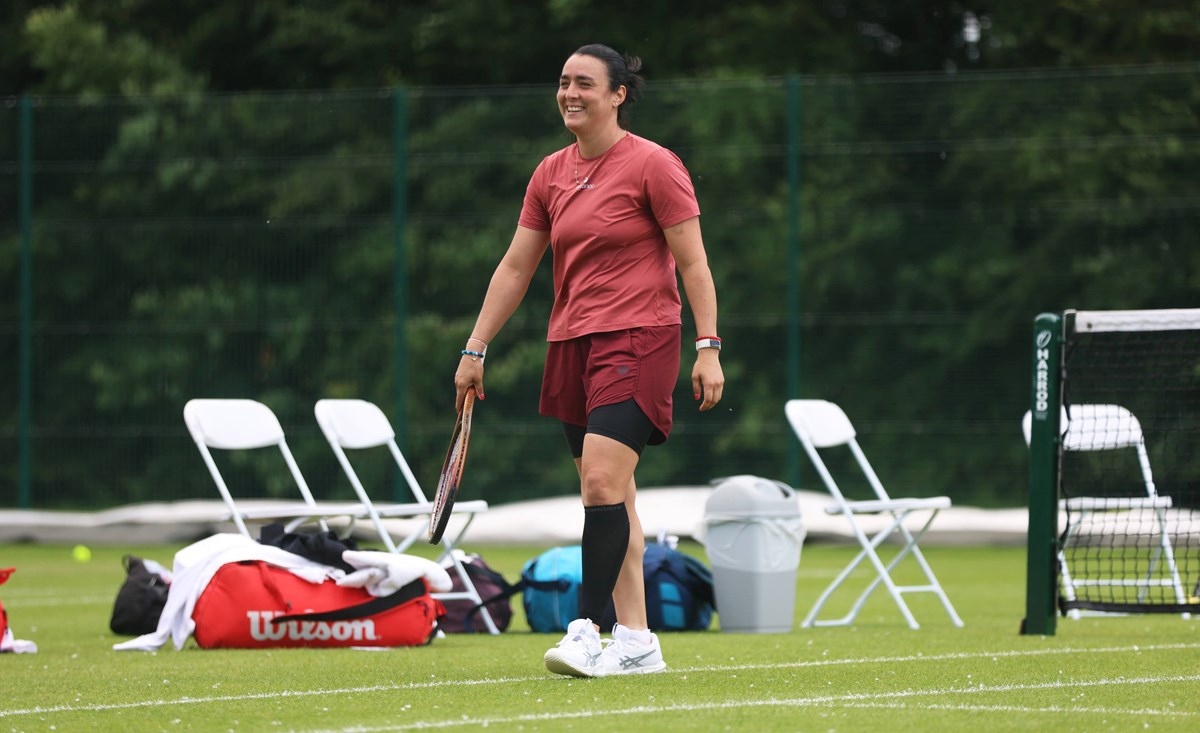 2024-Ons-Jabeur-Rothesay-Open-Nottingham-practice.jpg