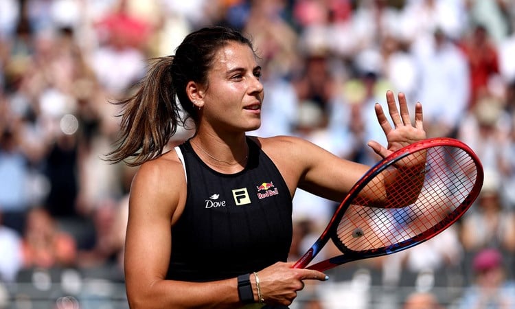 Emma Navarro claps the crowd after a win at the HSBC Championships