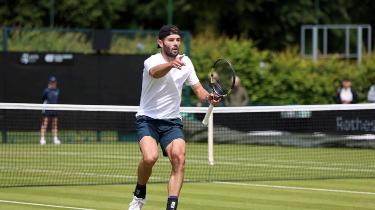 Jake Fearnley in action on court atr the Rothesay Open Nottingham