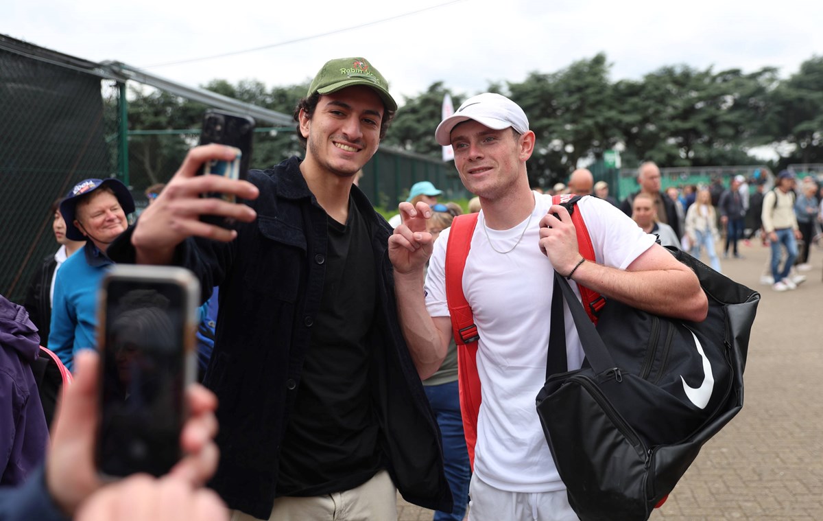 2024-Jack-Pinnington-Jones-Rothesay-Open-Nottingham-fans.jpg