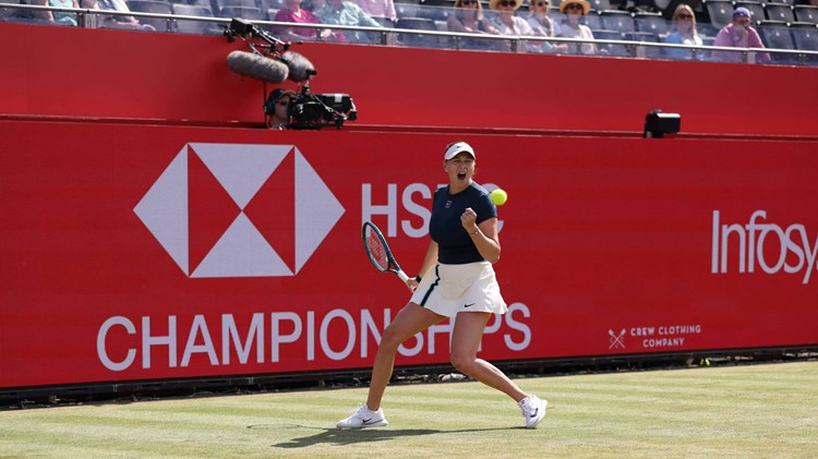Amanda Anisimova celebrates a semi-final win at the HSBC Championships